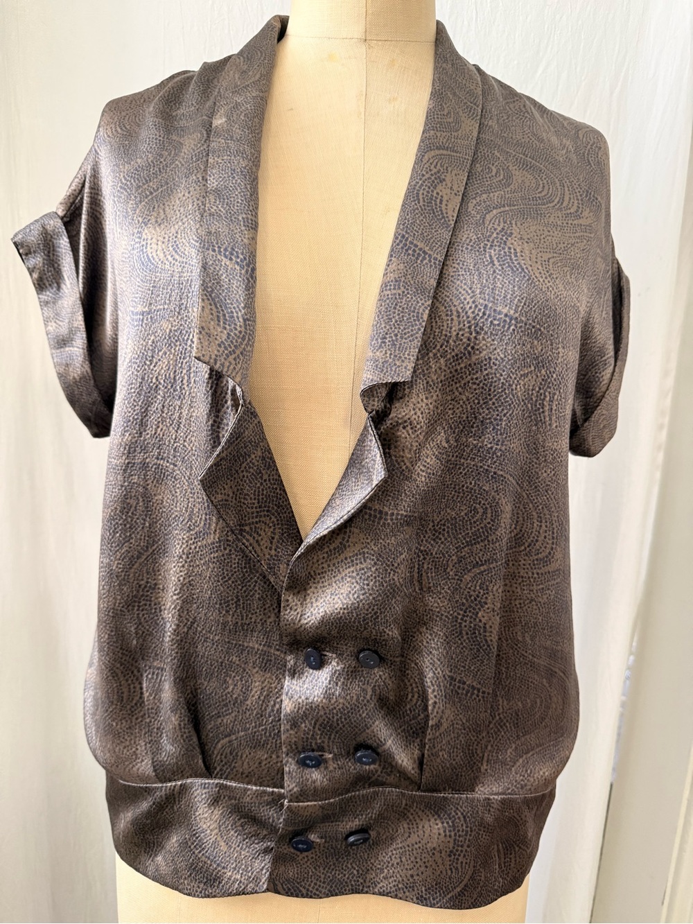 Charlotte Ronson, Printed Hammered Silk Charmeuse Top sz XS
